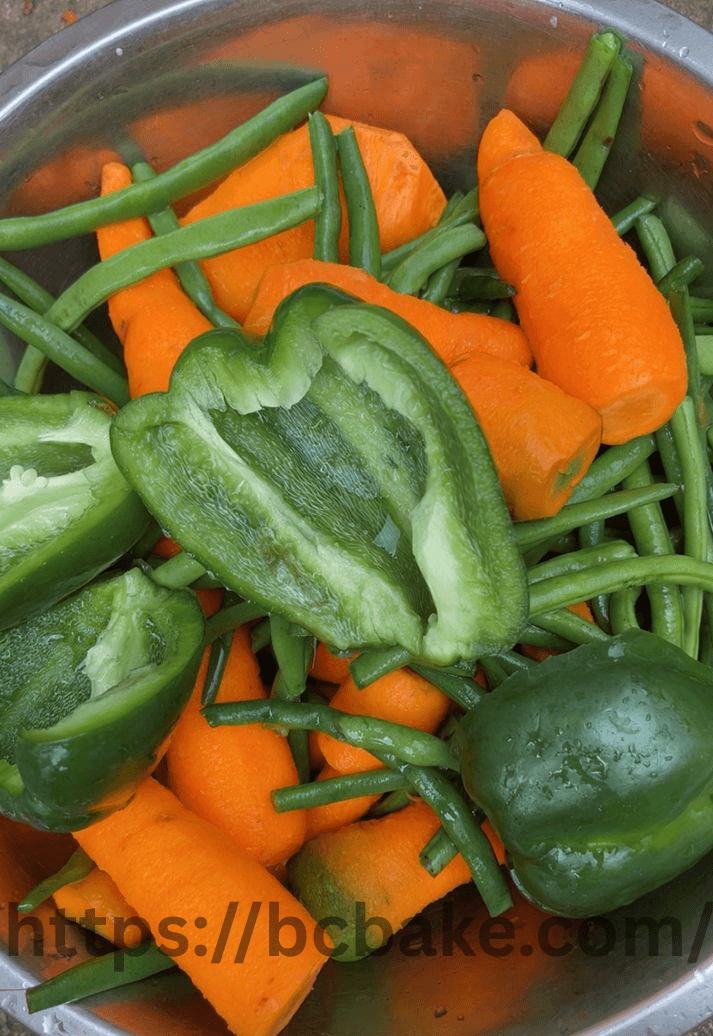 Carrots, green beans and green pepper for fried rice recipe chicken